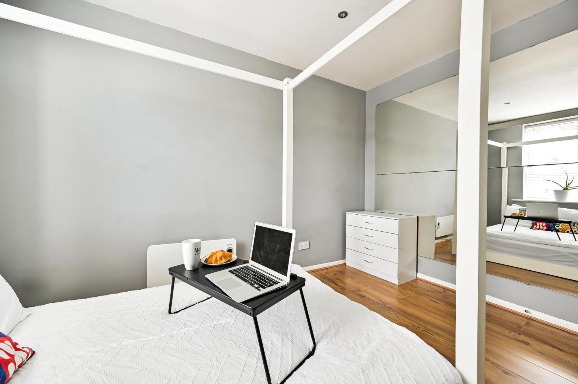 Cosy 1-Bed E15, Sleeps 4, 1 Min From Tube Station Near O2 Arena Apartment London Exterior photo