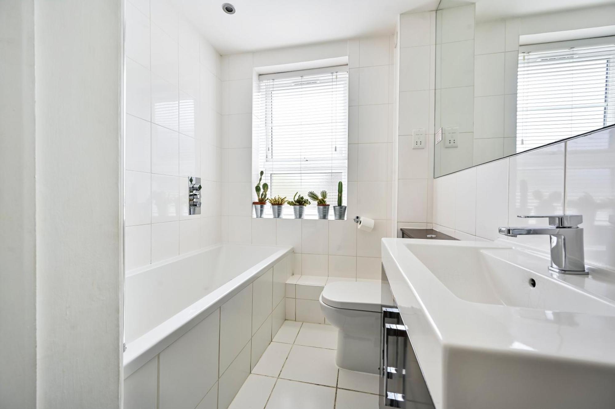 Cosy 1-Bed E15, Sleeps 4, 1 Min From Tube Station Near O2 Arena Apartment London Exterior photo