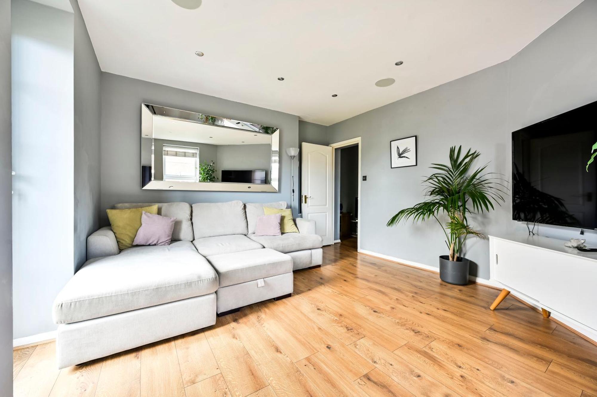 Cosy 1-Bed E15, Sleeps 4, 1 Min From Tube Station Near O2 Arena Apartment London Exterior photo