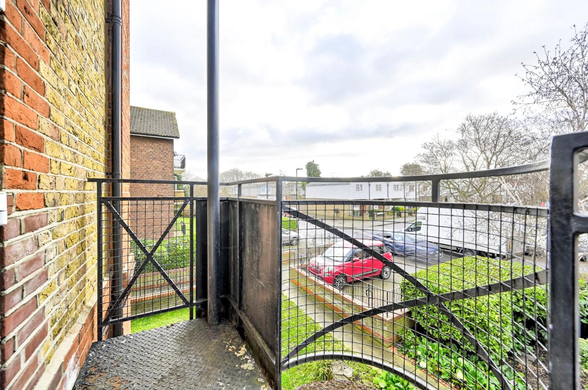 Cosy 1-Bed E15, Sleeps 4, 1 Min From Tube Station Near O2 Arena Apartment London Exterior photo